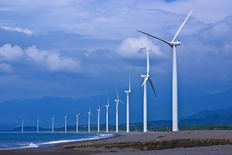 via <a href="https://commons.wikimedia.org/wiki/File:BANGUI_WINDMILL,ILOCOS_NORTE_2.jpg" target="_blank">Obra19 / Wikimedia Commons</a>