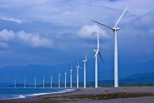 via <a href="https://commons.wikimedia.org/wiki/File:BANGUI_WINDMILL,ILOCOS_NORTE_2.jpg" target="_blank">Obra19 / Wikimedia Commons</a>